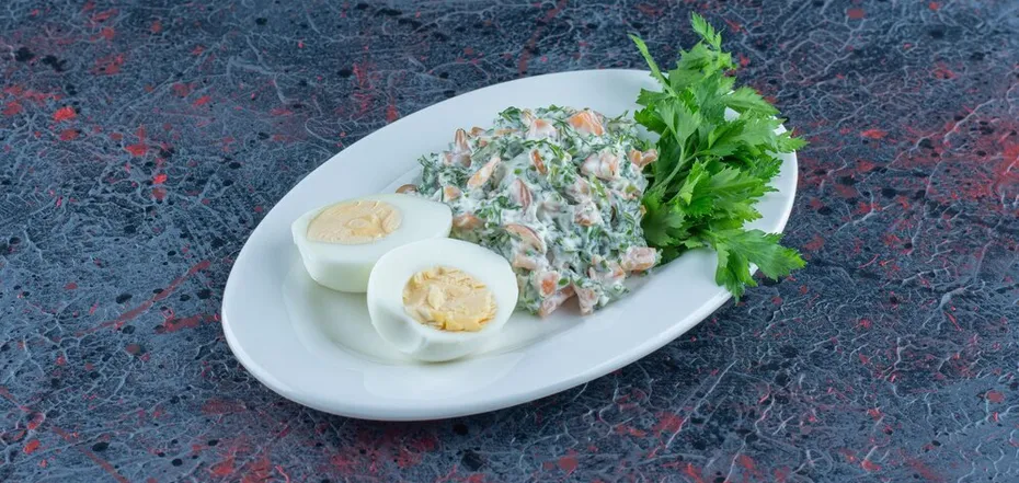 Tastier than Olivier: a hearty holiday salad “Soviet” made from the most budgetary products