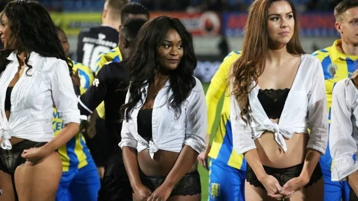 4.4 million views per day. A photo with naked models at a football game in the Netherlands has gone viral online