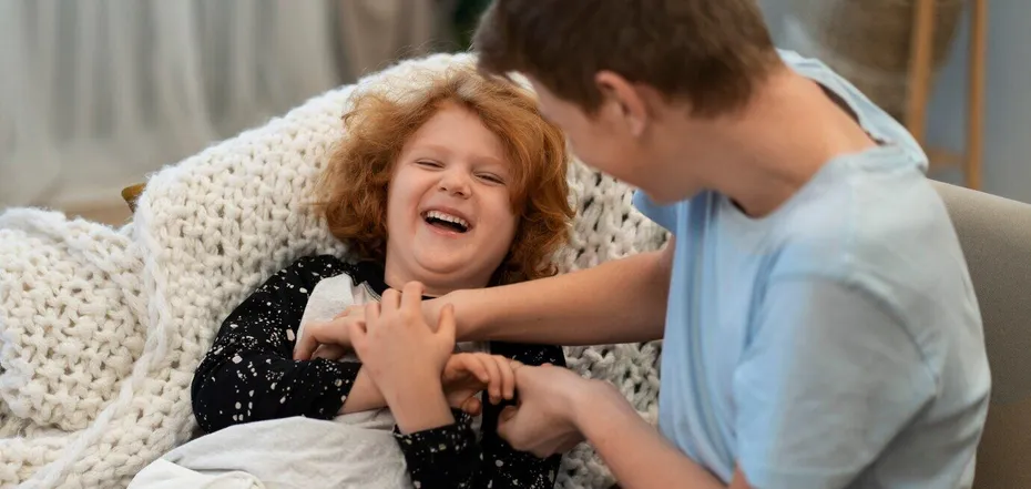 Neuroscientist explains why people don’t laugh when they tickle themselves